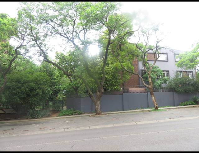 2 BEDROOM FLAT FOR SALE IN MUCKLENEUK
